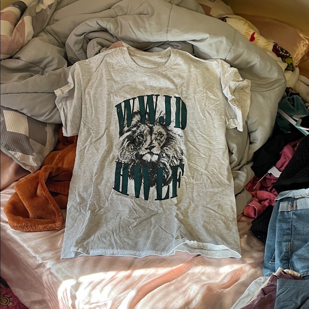 Gray Graphic T-Shirt with Lion Print